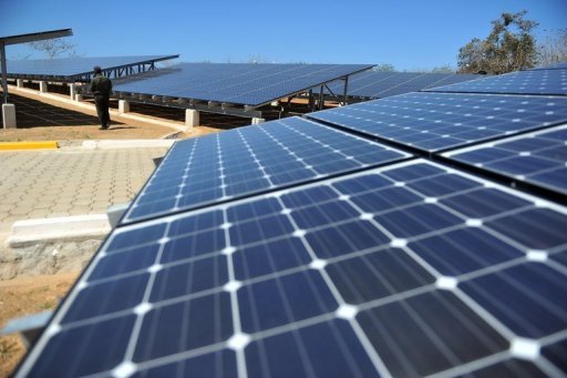 الامارات تفتتح اكبر محطة للطاقة الشمسية المركزة في العالم