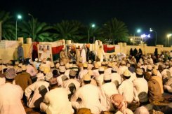 سلطان عمان يقيل وزيرين طالب المتظاهرون بتنحيتهما