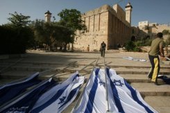 صدامات بين فلسطينيين وجنود بعد قرار ادراج موقعين على لائحة التراث الاسرائيلي