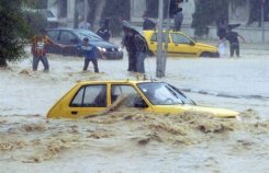 17 قتيلا و8 جرحى والعديد من المفقودين اثر فيضانات في جنوب تونس