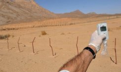 نفايات نووية مشعة فرنسية في الهواء الطلق في صحراء الجزائر