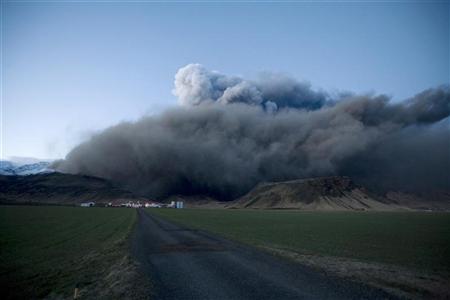 الغبار البركاني يعطل حركة النقل الجوي في اوروبا لليوم الثالث..