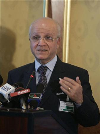 وزير الخارجية الجزائري يهنئ أبوالغيط بفوز منتخب مصر